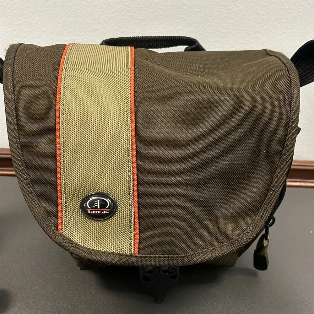 Tamrac fits compact